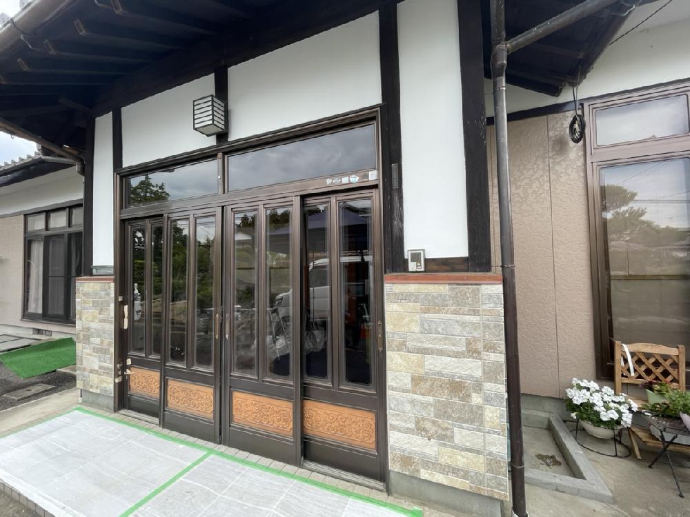 【角田市】プライバシーを守りながらお日様の光が通る玄関