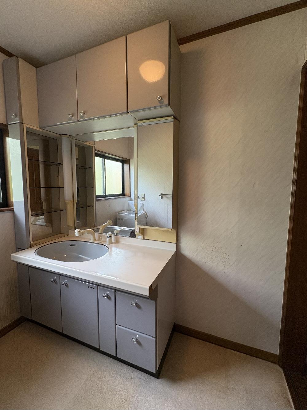 【七ヶ浜町】爽やかさと高級感を兼ね備えた洗面所