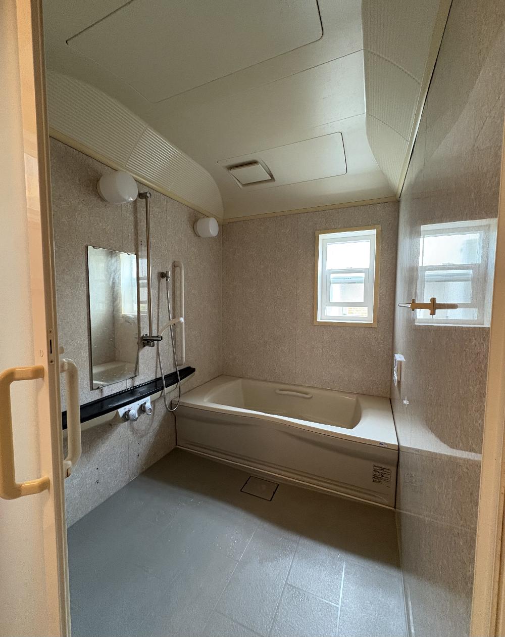 【利府町】中古住宅のお風呂を展示場のようなお洒落空間へ