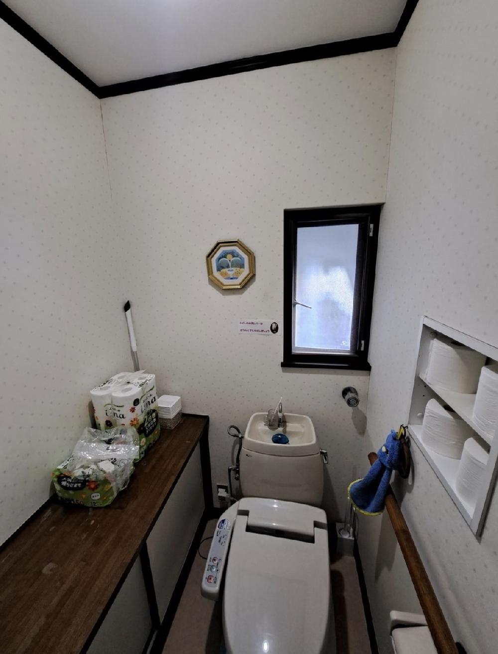 トイレの棚を撤去して、掃除楽な空間へ